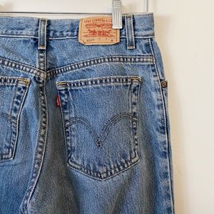 ❌ SOLD ❌ Levi Classic Relaxed Tapered Blue Jean
